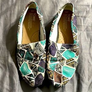 Canvass. Light wear. Smoke free home.